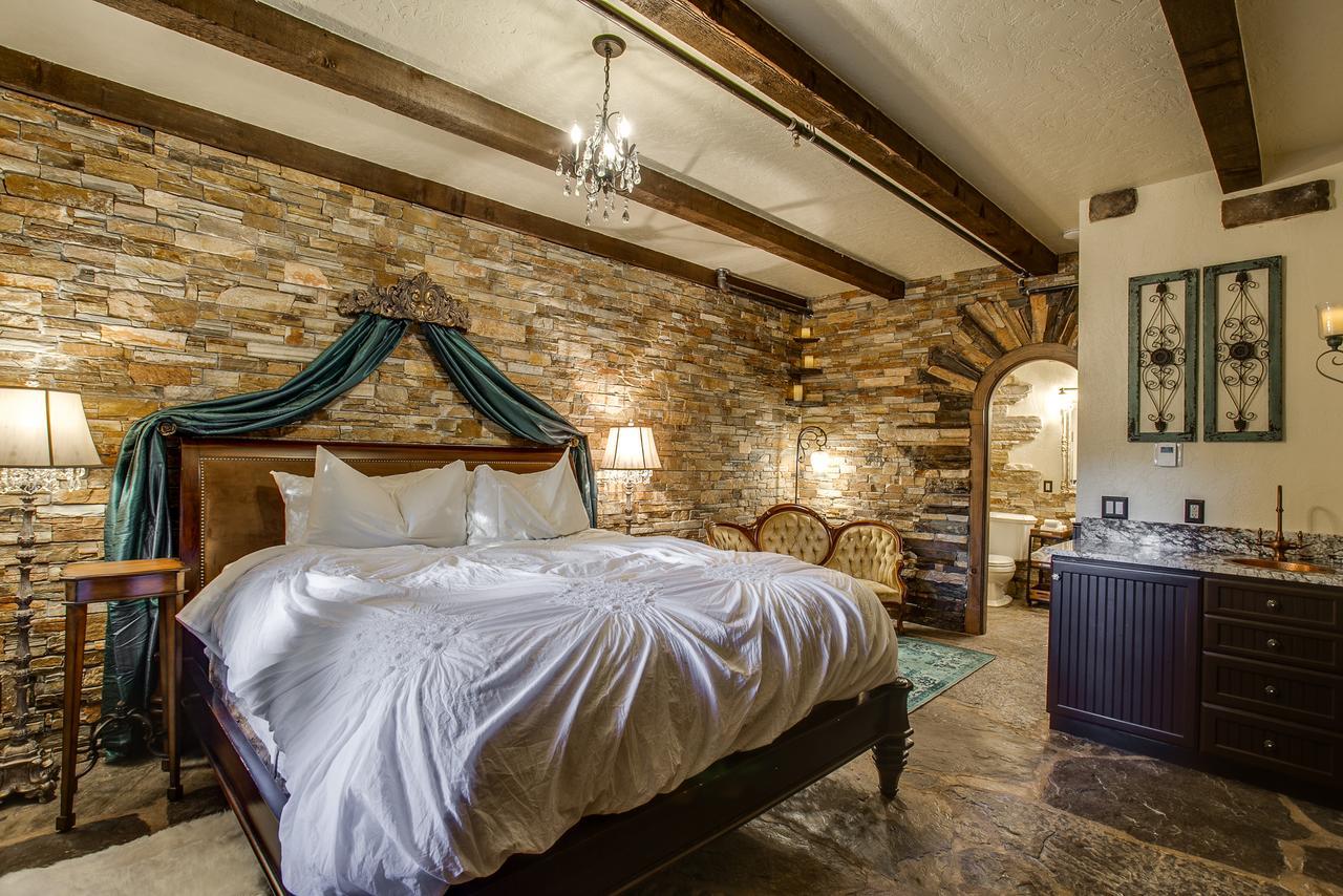 Storybook Riverside Inn Leavenworth Bagian luar foto